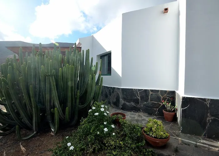 Casa Caballeria Vallebrón